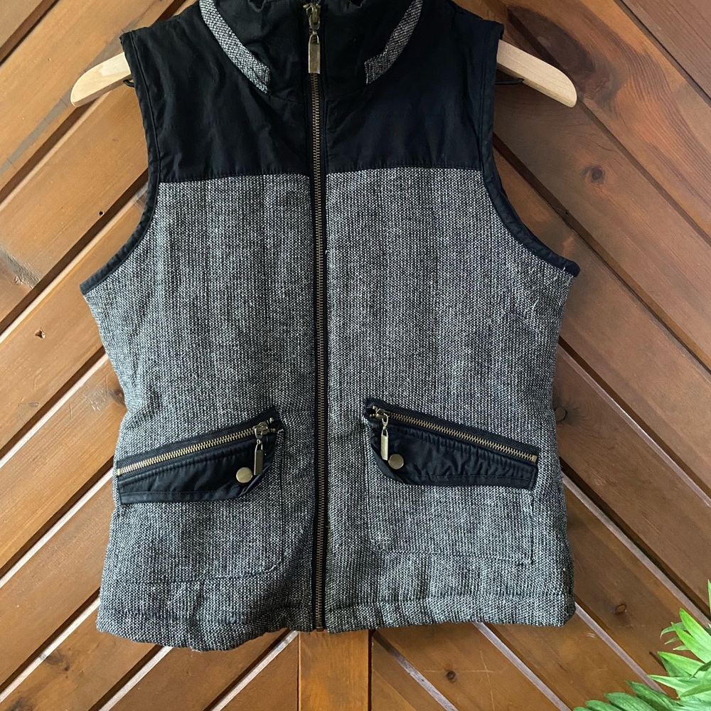 Mossimo Supply Co Black and Gray Vest